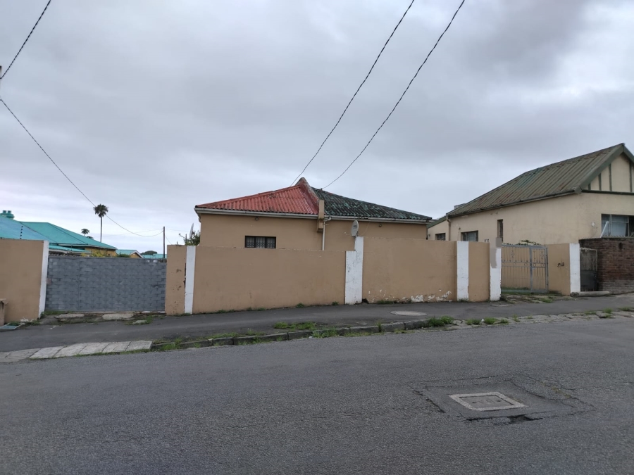 6 Bedroom Property for Sale in Southernwood Eastern Cape